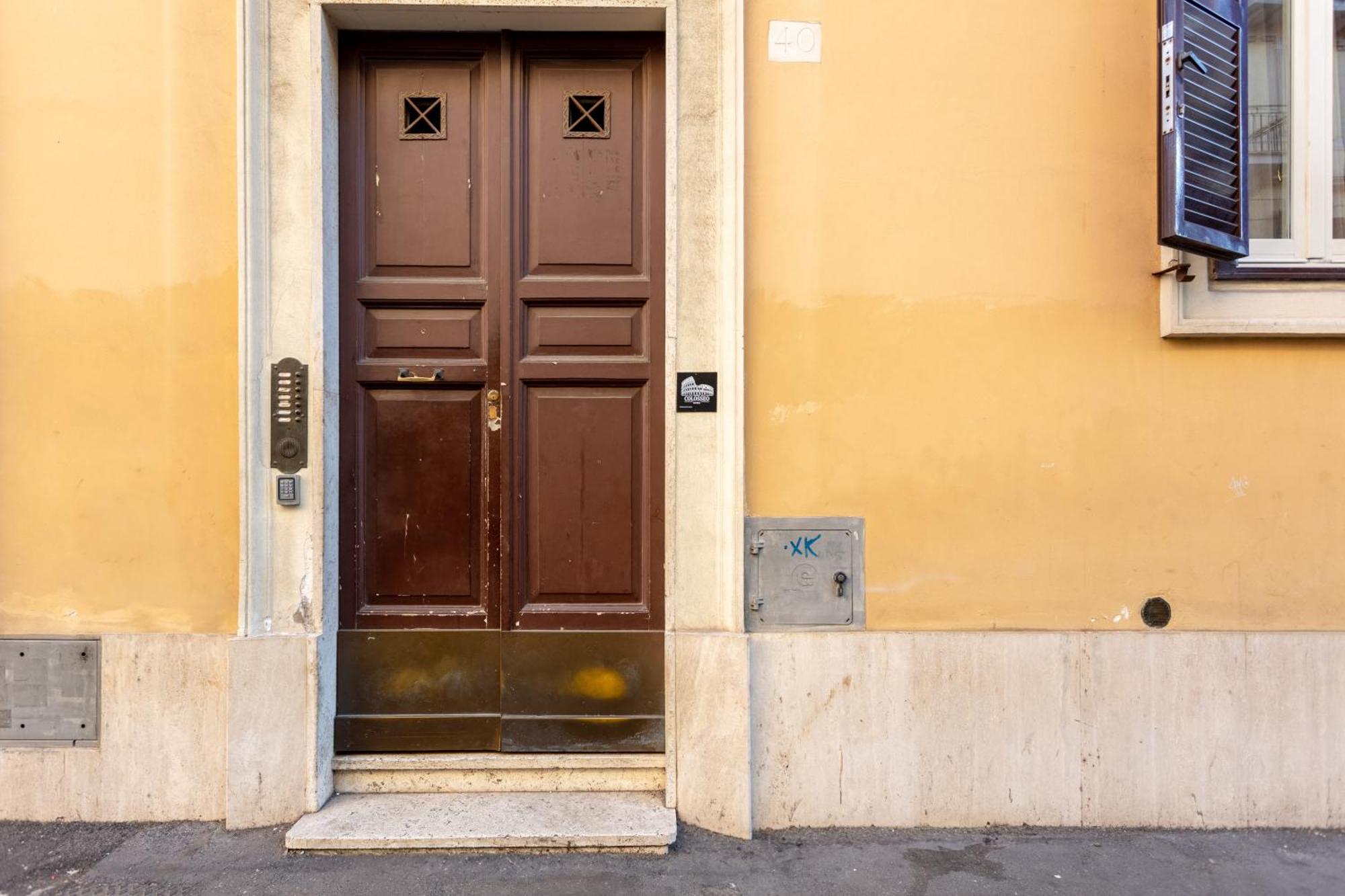 Oliviero - Colosseo Apartment With Terrace — Photos 3