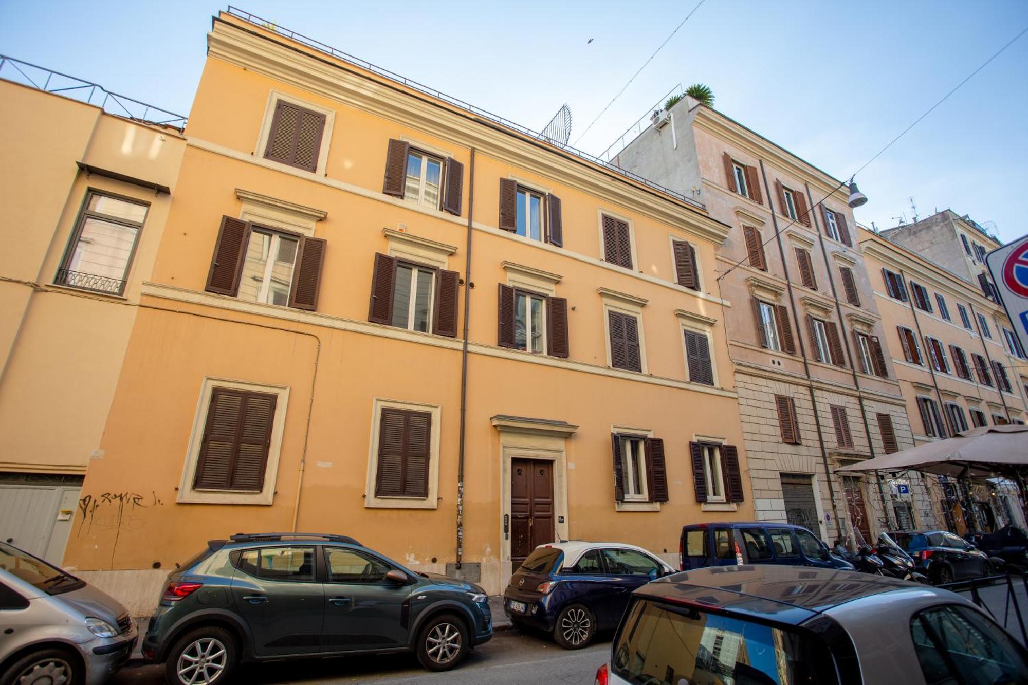 Oliviero - Colosseo Apartment With Terrace — Photos 1
