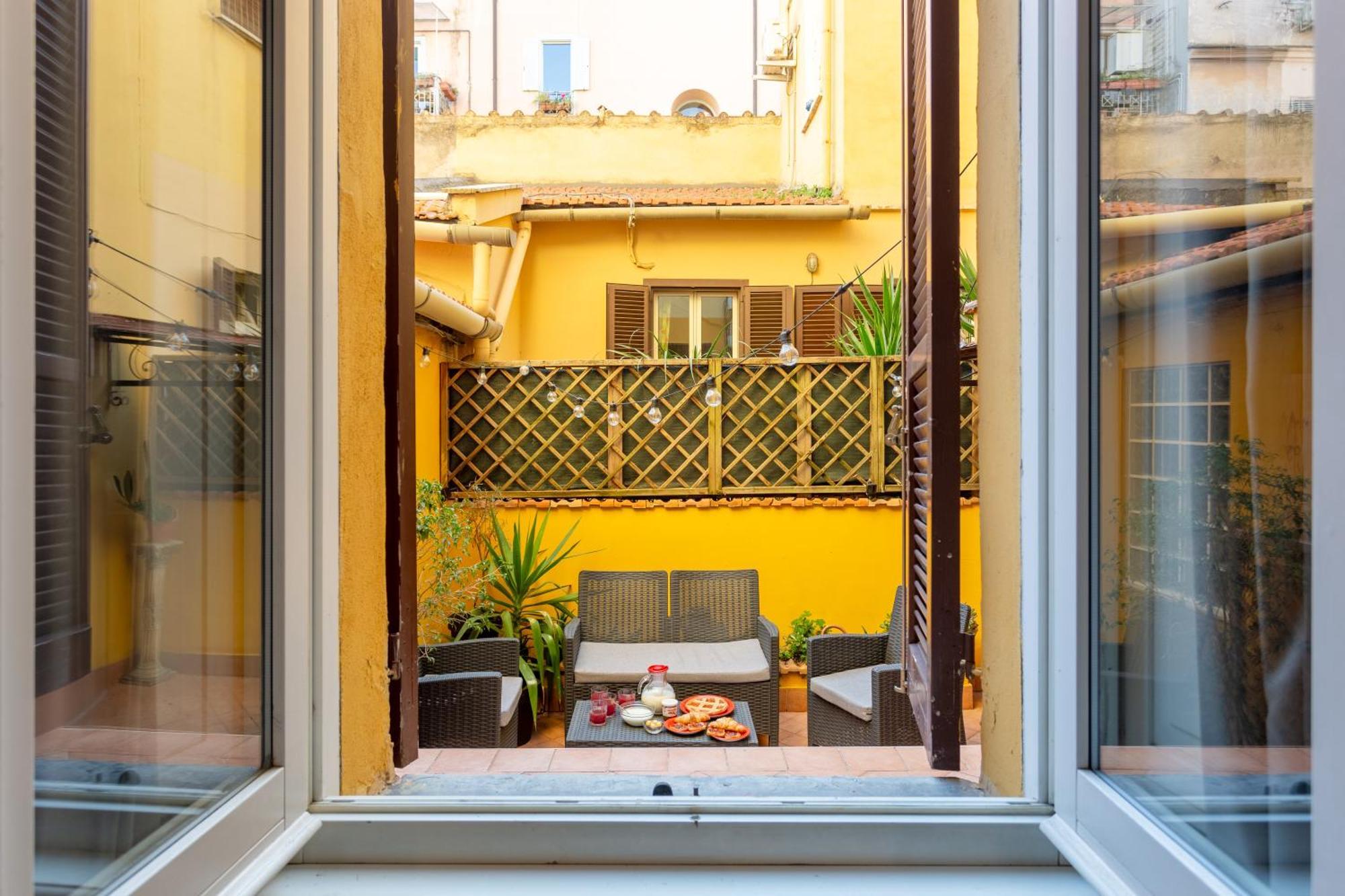 Oliviero - Colosseo Apartment With Terrace — Photos 2
